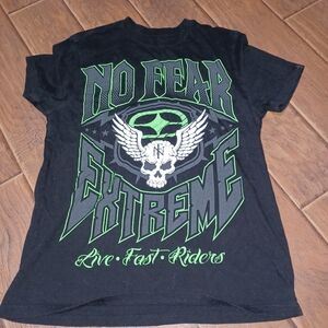 NO FERAR..Black T-Shirt with Red Graphic